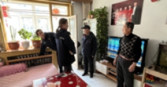 【市城市燃熱集團富泰熱力】新華西分公司黨總支走訪慰問黨員、社區(qū)困難群眾